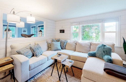 Manomet House | Nautical beachside home with yard, fast WiFi, W/D, walk to White Horse Beach