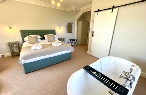 Helmsdale Hotel | Navidale House - Bed, Breakfast & Bar