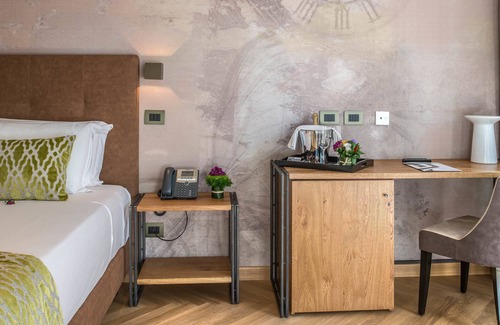 Rione VII Regola Hotel | Navona Essence Hotel