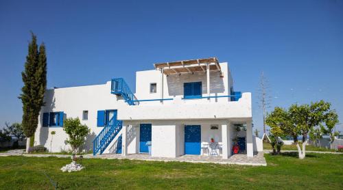 Makrigialos Villa | Navy Greece Villa with swimming pool & sea view