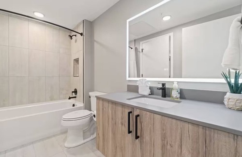 Navy Yard Hotel | Navy Yard DC Stay | Steps to Nationals Park | Modern Comfort w/Rooftop Views