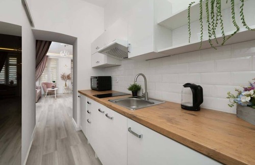 Srodmiescie Apartment | Nawrot 50 | Fashionable Apartment | WiFi