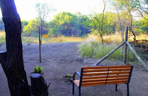 Hammanskraal Apartment | Ndlovu Tiny Home Dinokeng