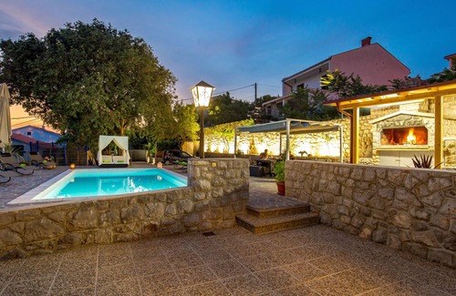 Novi Vinodolski Villa | New villa for 6 persons with private pool and sea view