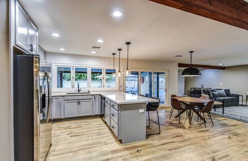 Evergreen House | Near ASU Heated Pool, Hibiscus Hot Tub Firepit BBQ Spring Training