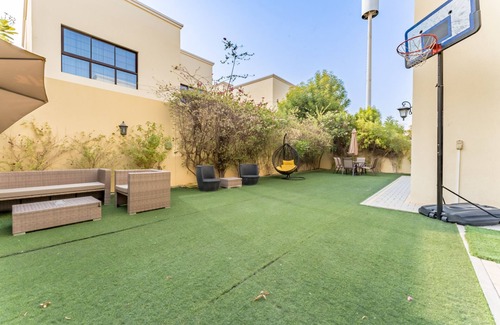Dubai Villa | Near Avenue Mall, Cycle Park And Sports Complex, Mins to Downtown