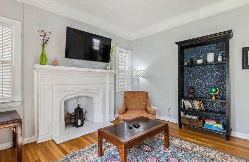 Shaker Heights Apartment | Near CLE Clinic - Long term stays accepted