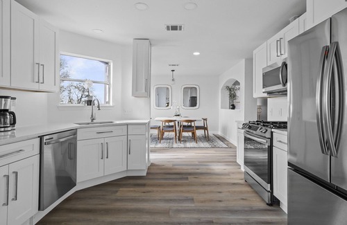 Stoney Ridge House | Near CTOA: Spacious Stylish and Comfort Retreat