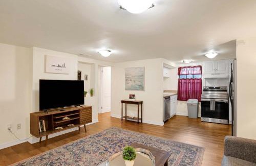 Mobile House | Near Downtown and Cornerstone - Southern Sunshine