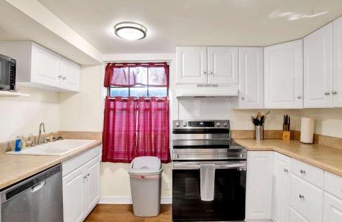 Mobile House | Near Downtown and Cornerstone - Southern Sunshine