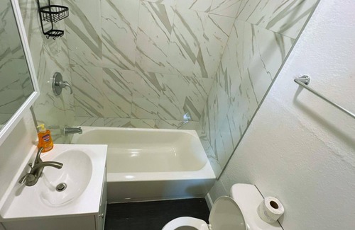 Rampart Village Apartment | Near DTLA's Vibrant Charm Studio for 2!