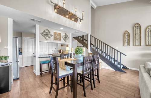 April Sound House | Near Festival! Pet Friendly 3BR Lakefront Condo with Patio Views, Swim Deck, & More!