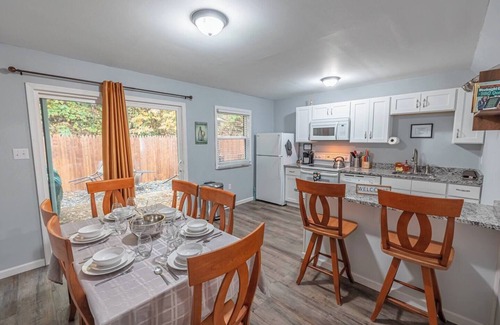 Saylorsburg House | Near Hiking & Water Parks!*Wi-Fi*Fireplace*Patio*