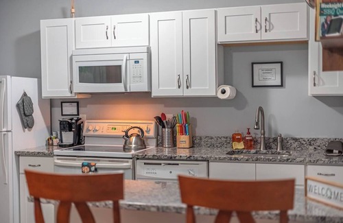 Saylorsburg House | Near Hiking & Water Parks!*Wi-Fi*Fireplace*Patio*