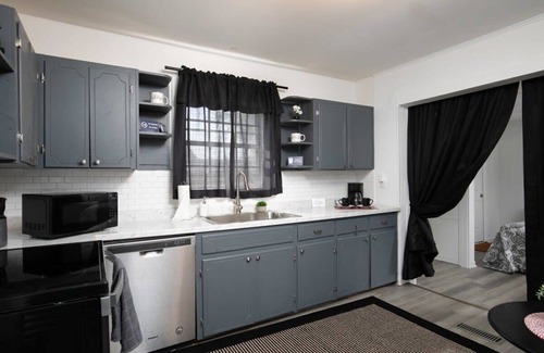 Birmingham House | Near Legion Field & Downtown - Little Blue in Bham