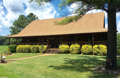 Concord House | Near Liberty University, Lynchburg, Blue Ridge Mountains, Central Virginia