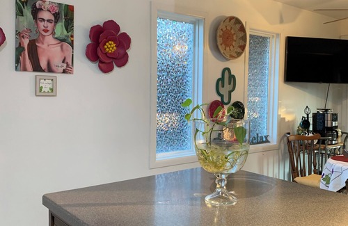 Wood Dale House | Near O’Hare, King Bed, Spacious, Great Backyard, WiFi, AC