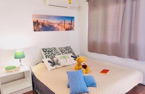 Wat Ket Apartment | Near old city,Nimman,night Bazaar swimming pool apartment 25