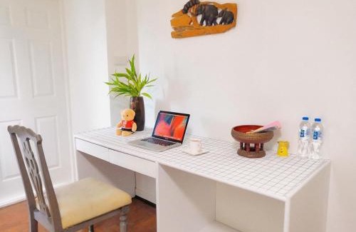 Wat Ket Apartment | Near old city,Nimman,night Bazaar swimming pool apartment 25