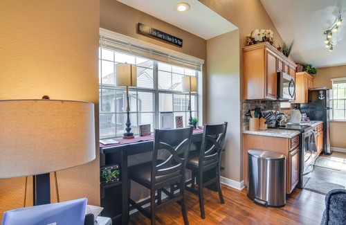 Indian Point Apartment | Near Silver Dollar City! Condo w/Hot Tub & Lake