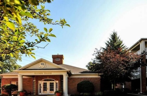 Mishawaka House | Near Studebaker National Museum & Notre Dame, Mini-Golf