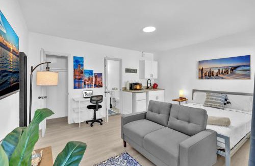 Downtown Hollywood Apartment | Near The Beach On Hollywood Blvd Great Suite D6
