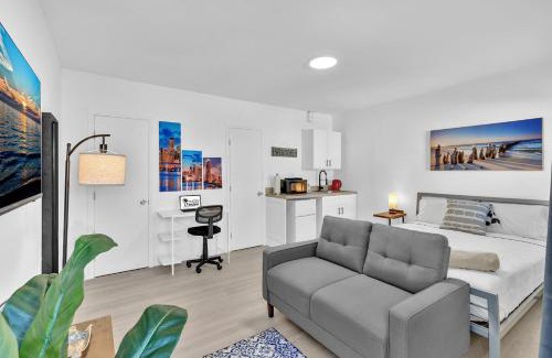Downtown Hollywood Apartment | Near The Beach On Hollywood Blvd Great Suite D6