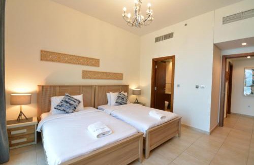 Palm Jumeirah Apartment | Near to Nakheel Mall Swimming Pool and Sea View