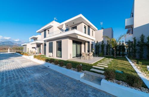Paralia Ofryniou Apartment | Nefeli & Nefeli Luxury Residential Complexes