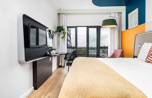 Claremont Hotel | Neighbourgood Newlands