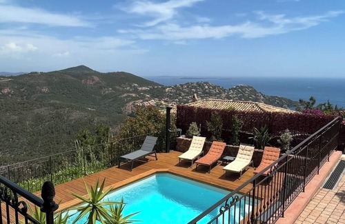 Espero-Pax Villa | Neo-Palladian style air-conditioned villa, quiet, sea view, Esterel and Lérins Islands