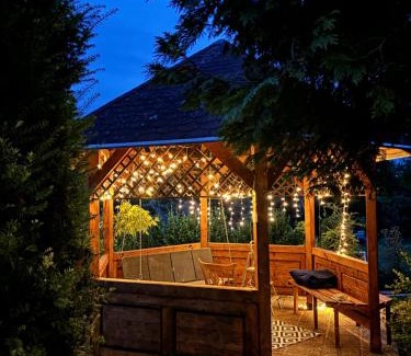Csopak Apartment | NEON Apartman Csopak Balaton, large botanical garden, bicycles, pet&family friendly, outside kitchen,