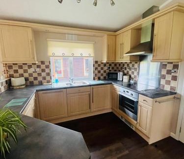 Malton House | Ness Lodge with Hot Tub