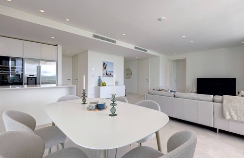 Ojen Apartment | Nestled amidst the captivating Andalusian mountains above Marbella