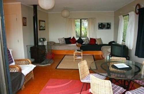 Pukawa House | Nestled Atop the Lane - Pukawa Bay Holiday Home
