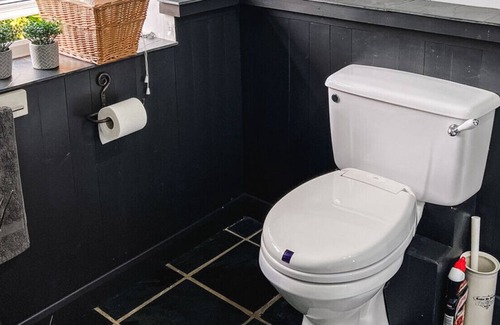 Melplash Cottage | Nestled in the Dorset countryside - 10 minutes from the beach