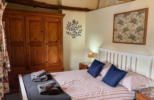 Melplash Cottage | Nestled in the Dorset countryside - 10 minutes from the beach