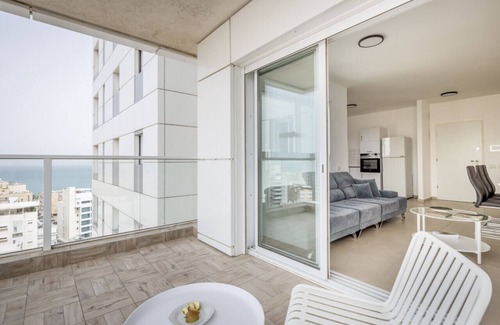 Netanya Apartment | Netanya Seaside High-Rise Apartment by Sea N' Rent