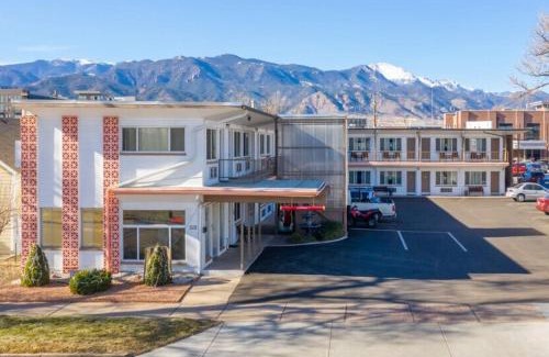 Downtown Colorado Springs Hotel | Nevada Flats Hotel