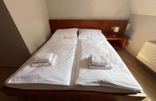 Kolin 2 Apartment | neVINNÉ Apartmány