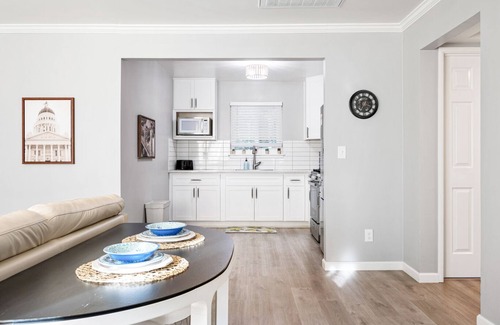 Sacramento Apartment | *New* 2BR/1BA - Walk to Golden 1 Center