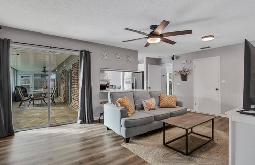 Orange Park House | NEW 3/2 Private Orange Park Pool Home