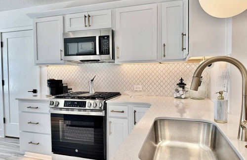 Sumter County House | New 3/2 w/Golf Cart in The Village of Waters Edge