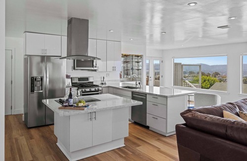 Seaside House | New 3B 3BA Panoramic Ocean Views 30 Night Min