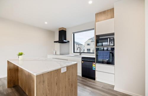 Christchurch City Centre Apartment | New 3BR with garage - Central Stay Near Christchurch Best