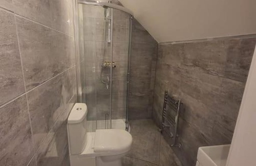 Manchester House | New 4 bedrm house! Parking. 10min to City/Etihad