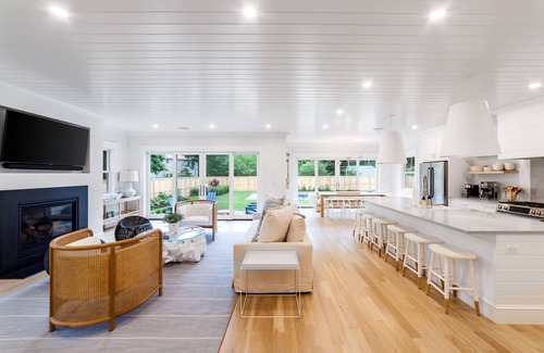 Edgartown House | New 4-bedroom House with Swimming Pool–Just a 10-minute Walk to Town