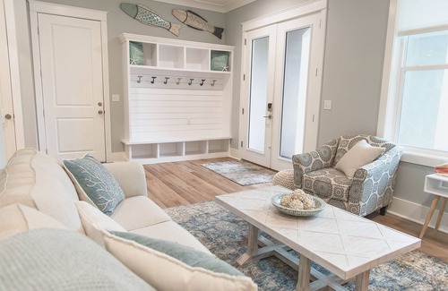 Avalon Beach Estates House | NEW-4-Bedroom King Suite Beach Home-Private Deeded Beach with Golf Cart & Bikes