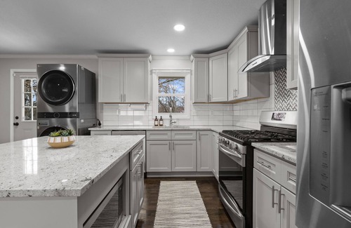 Northeast Kansas City House | New! 5mins to DT, 10 mins to Arrowhead, 2-Units!