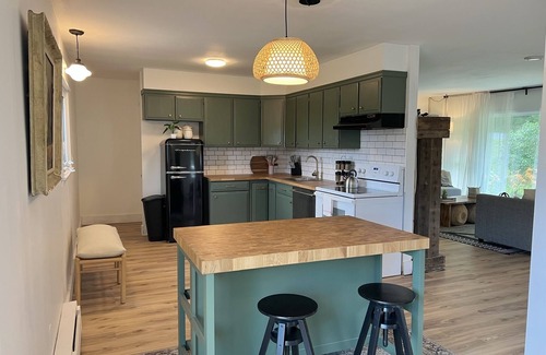 Stamford House | NEW 8 sleeper w/GAMES ROOM, 2 living spaces